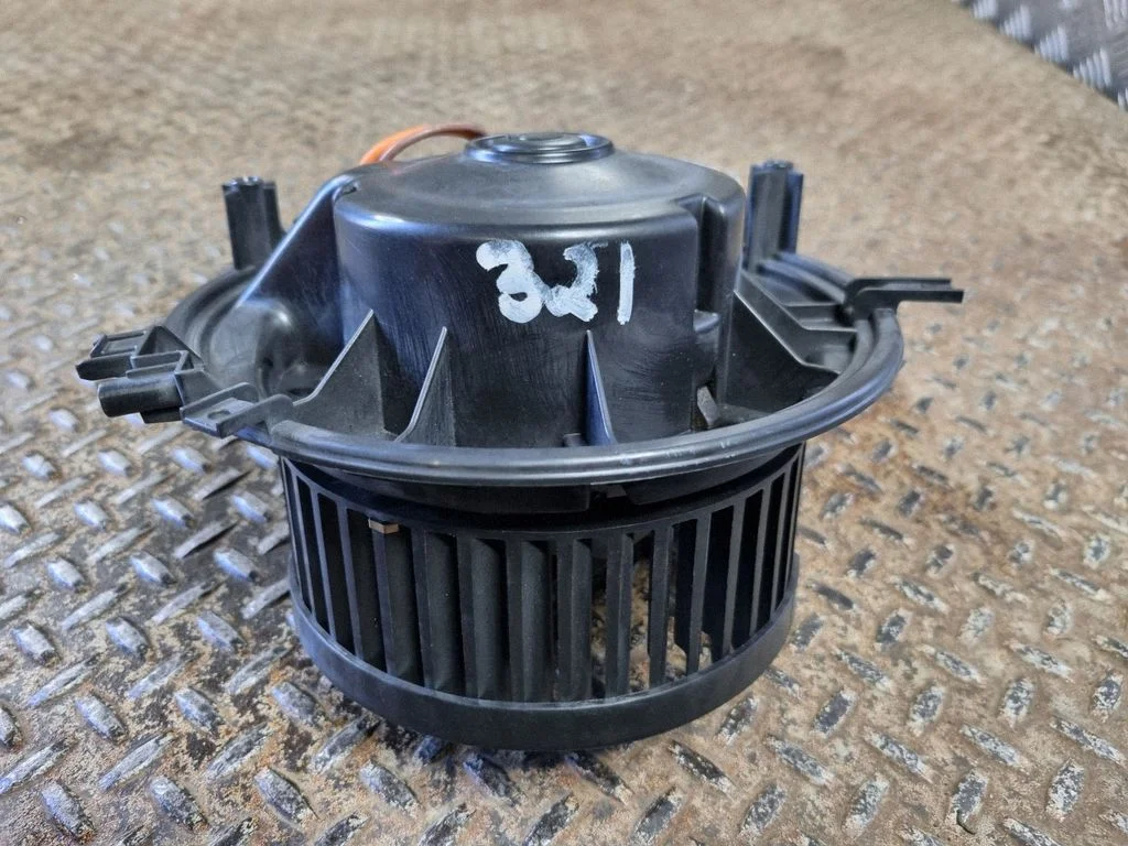 Heater fan/blower 5WA907521