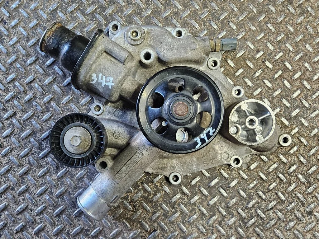 Water pump 68346915AA