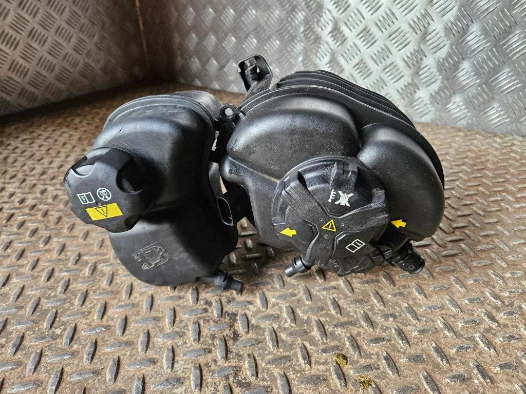 Jahutusvedeliku paisupaak 8610653