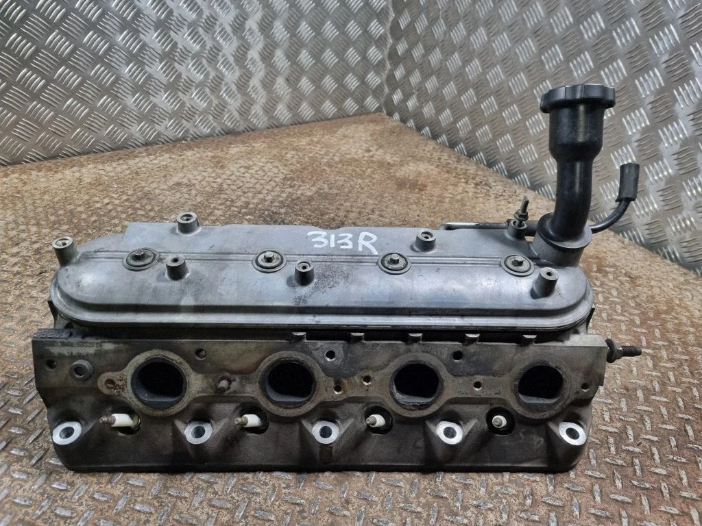 Engine head – right
