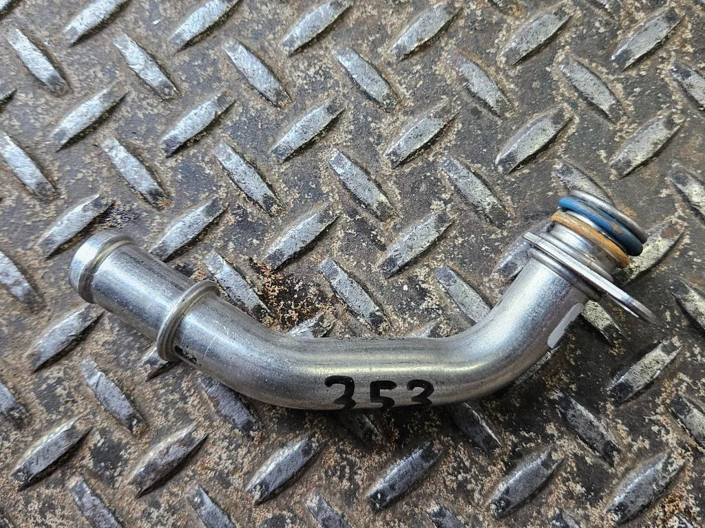 Jahutustoru(d)/-voolik(ud) 06R121497K