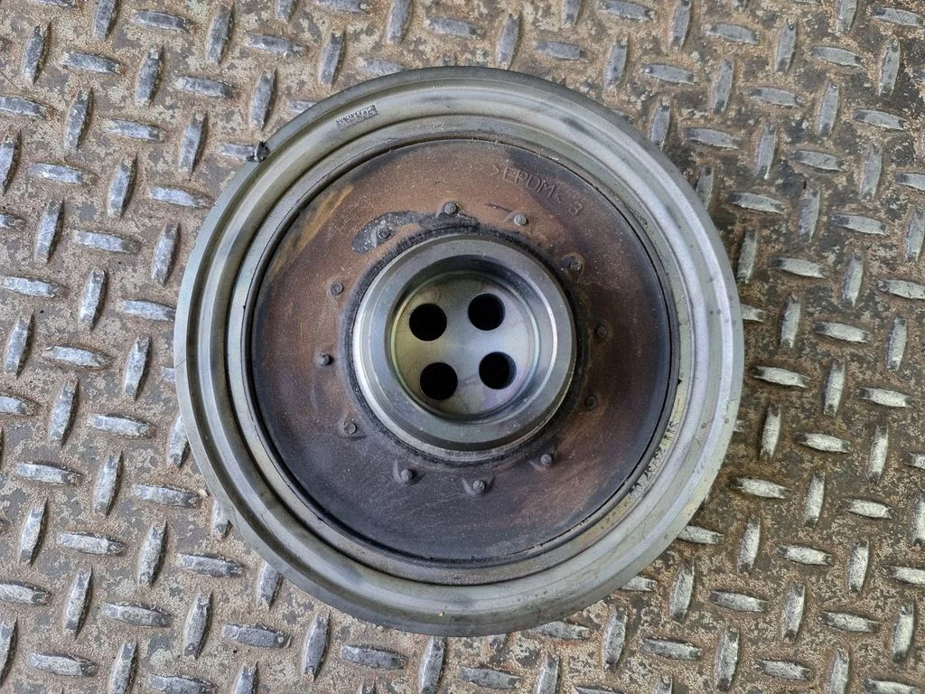 Crankshaft pulley 8669098