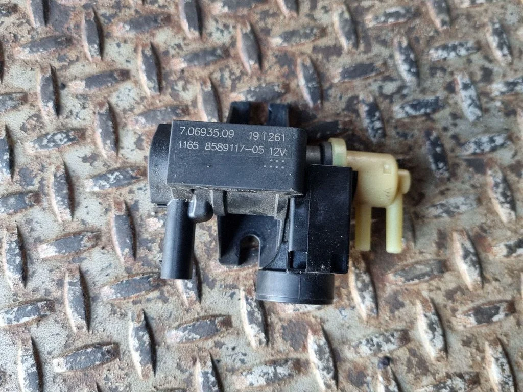 Zawór elektromagnetyczny turbo 8589117