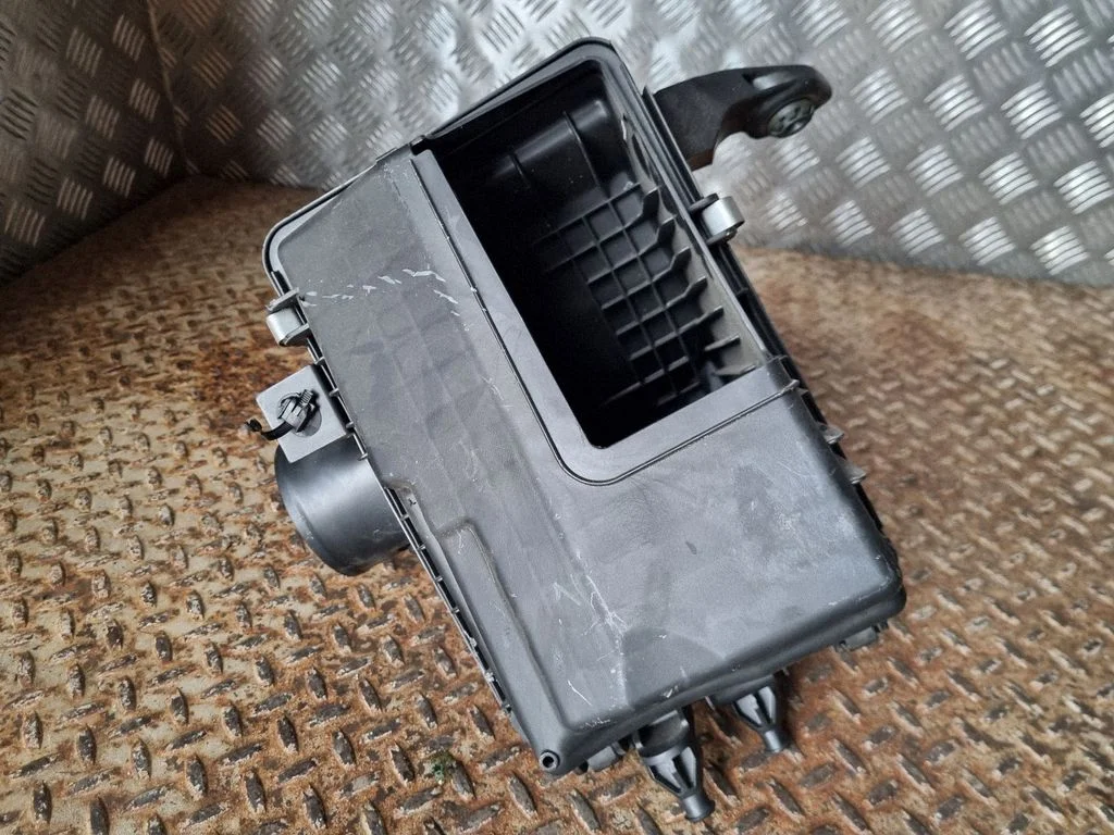 Obudowa filtra powietrza 4EB0A