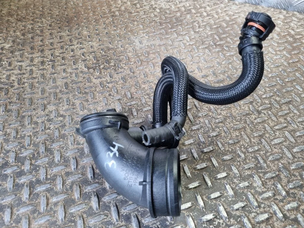 Turbo õhu sisselasketoru/ -voolik 5Q0129635T