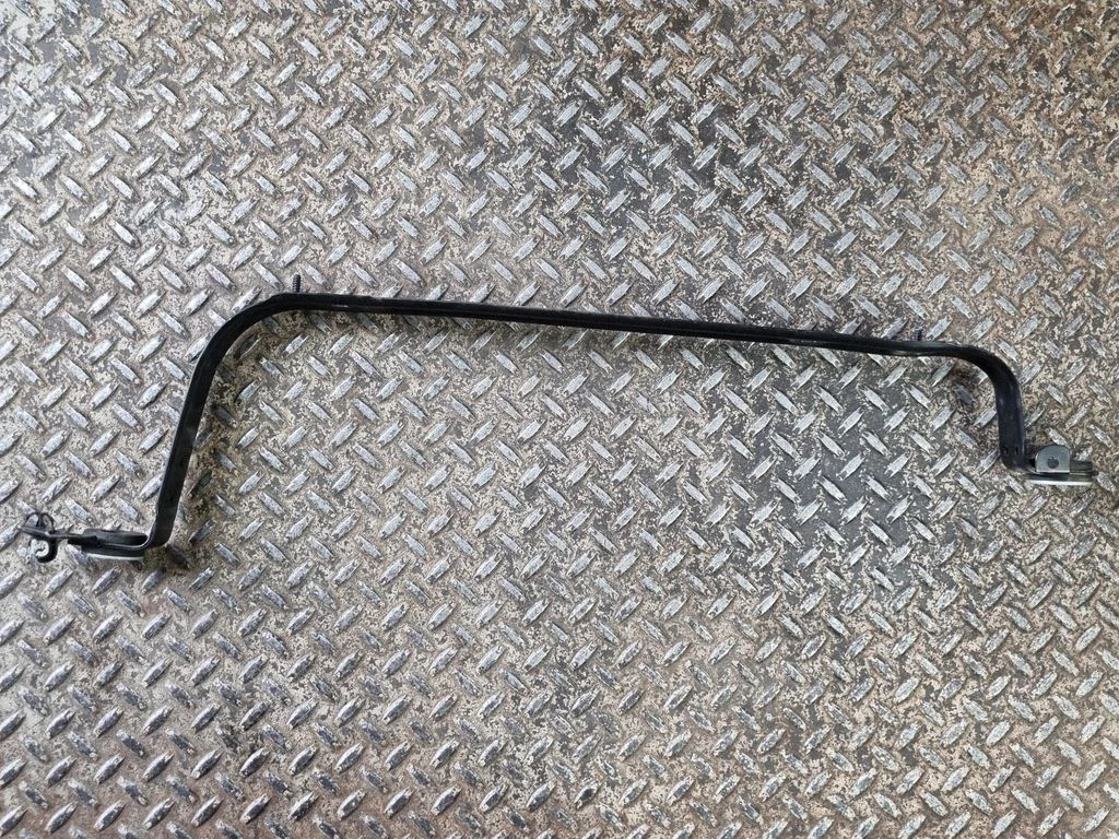 Kütusepaagi kinnitusklamber (-klambrid) 31452892