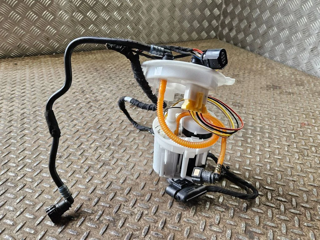 Kütusepump (paagis) 8B3919087