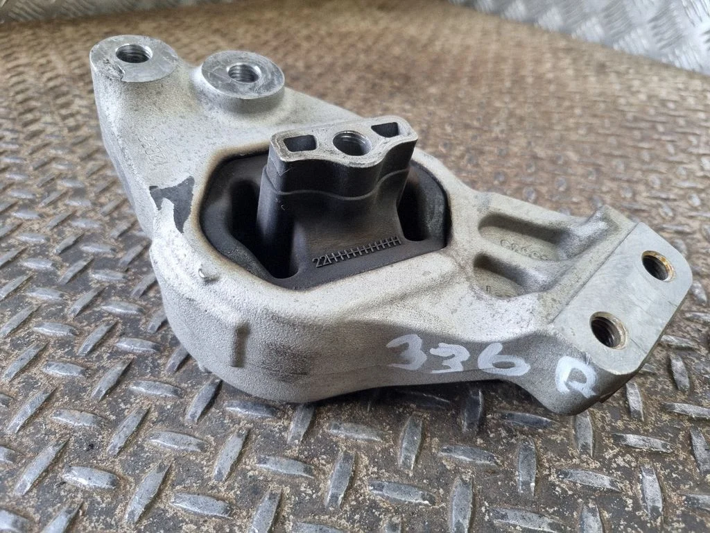 Engine mount bracket 780AD