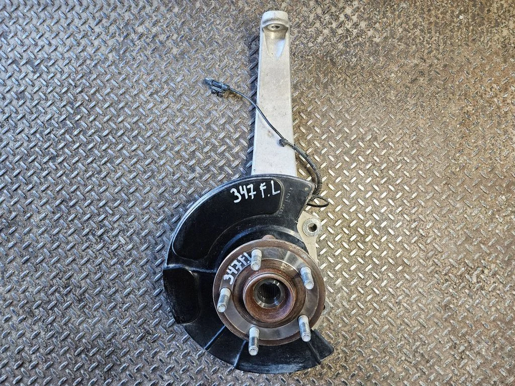 Front wheel hub P04877659AD