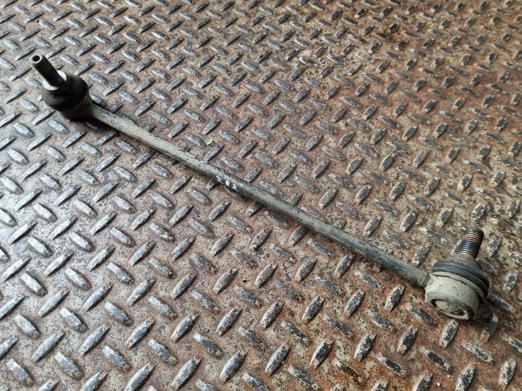 Eesmise stabilisaatori varras (link) – Volkswagen Golf Plus (2005-2013)