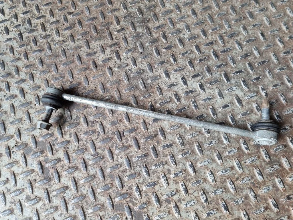 Front anti-roll bar/stabilizer link AV613B438BA
