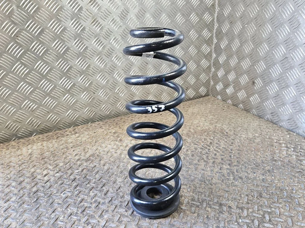 Rear coil spring 5QF511115