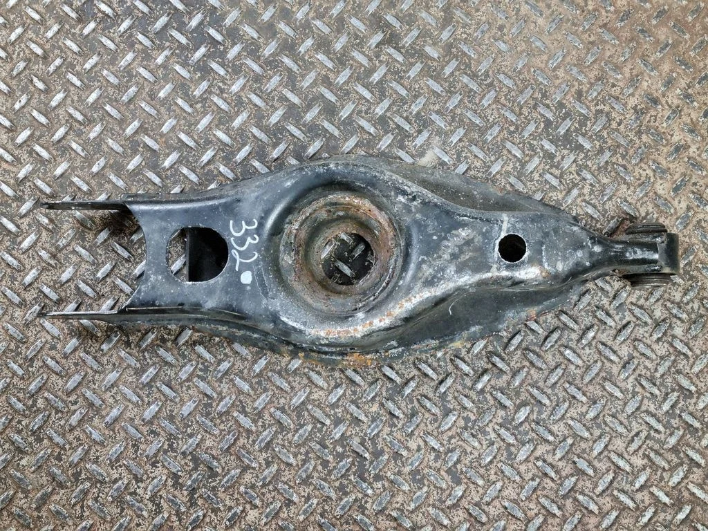 Rear upper control arm/wishbone