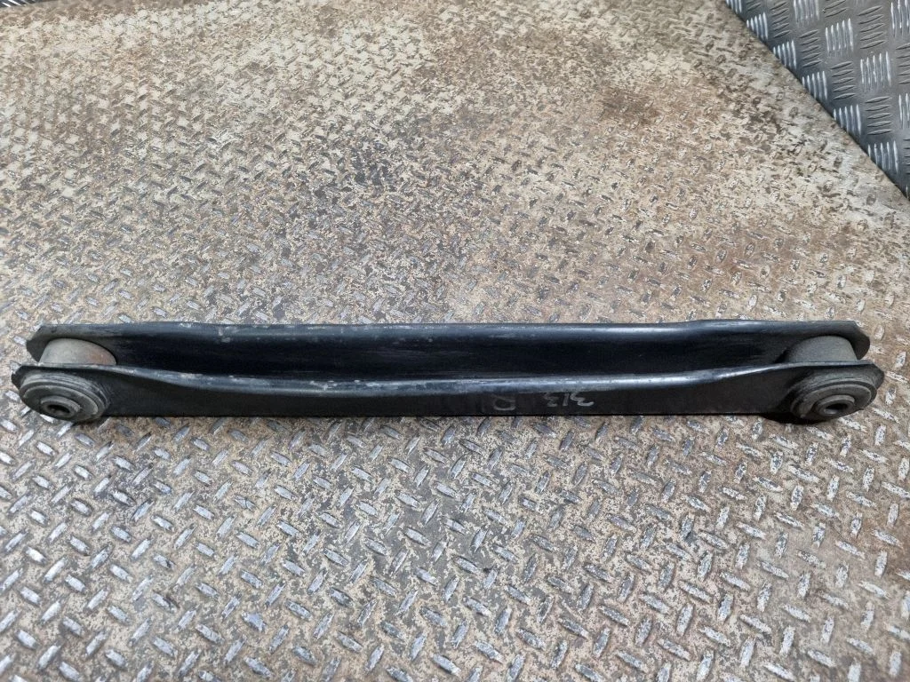 Rear control arm