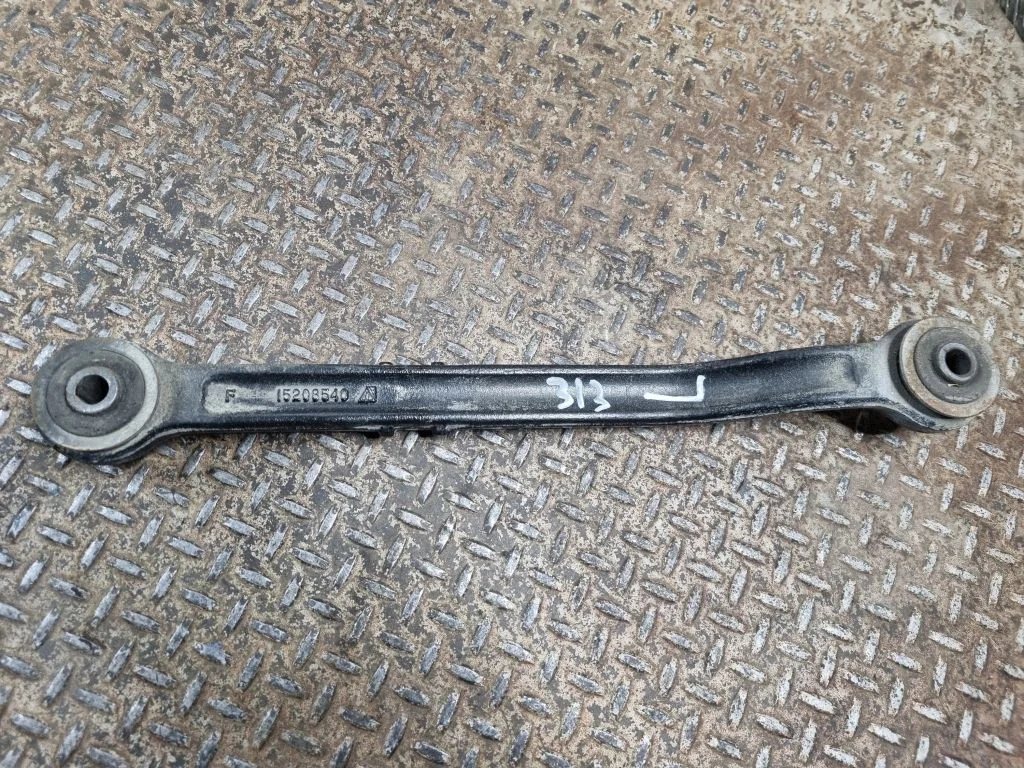 Rear control arm 15208540
