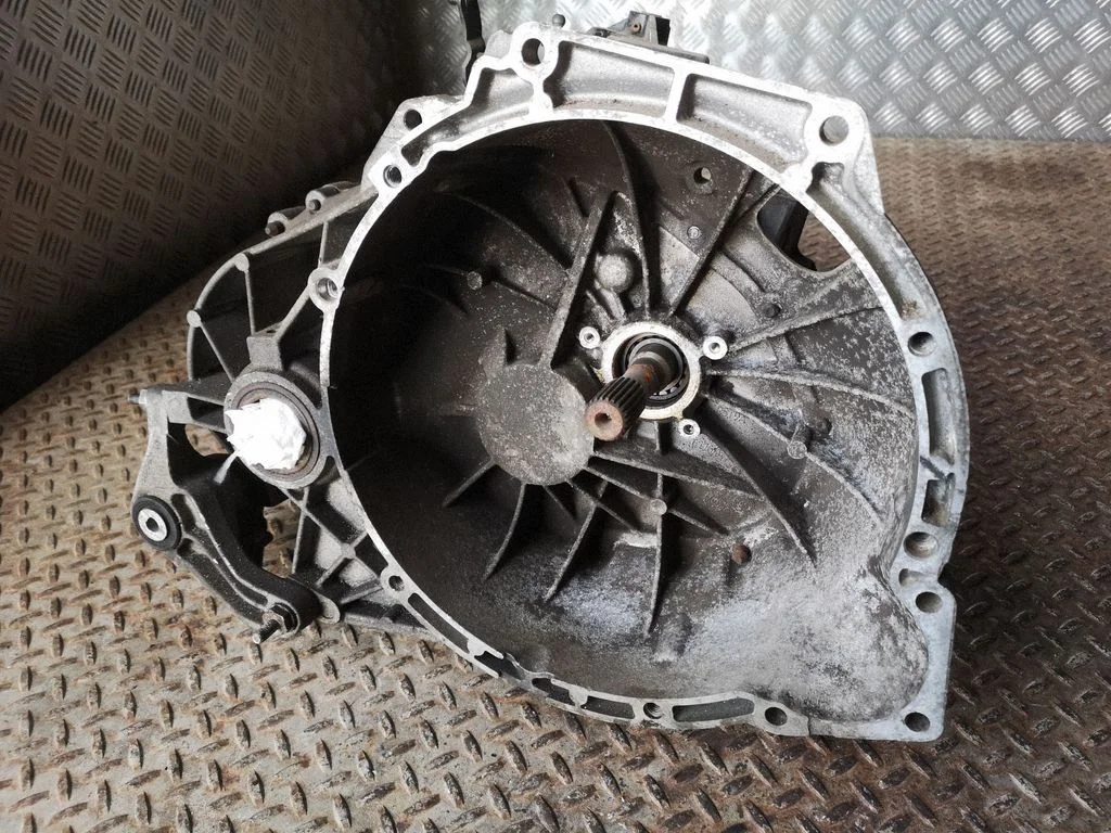 Mechaninė 5 pavarų dėžė