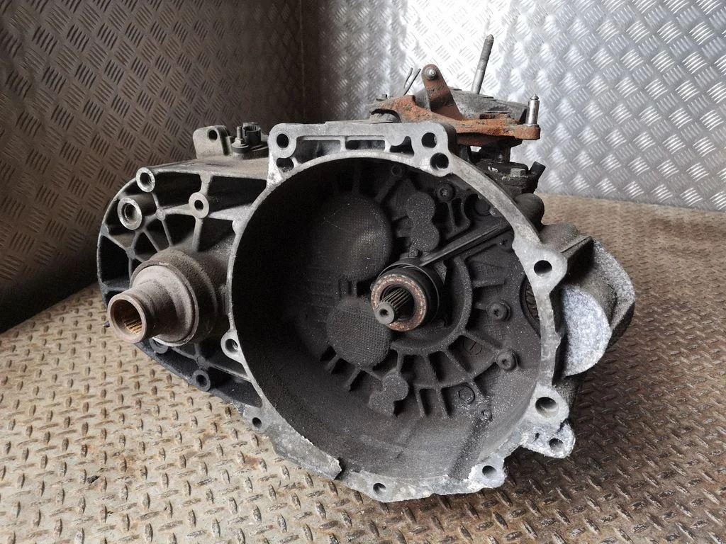 Mechaninė 6 pavarų dėžė