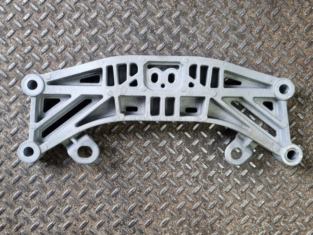 Gearbox mounting bracket 68170323AA