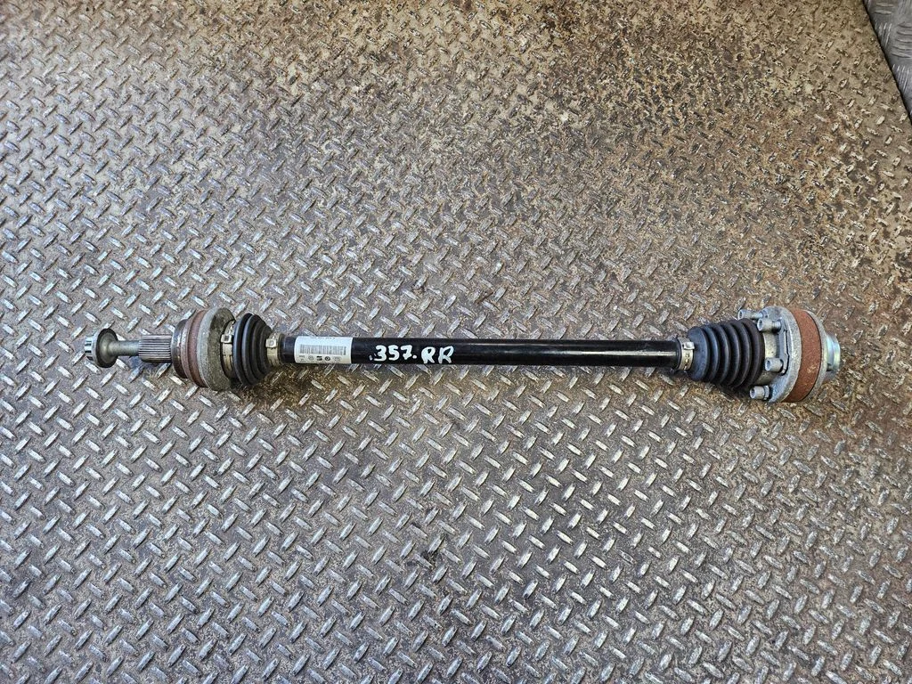Rear driveshaft 3Q0501204B