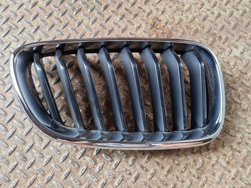 Front bumper upper radiator grill – BMW 2 Series F22 F23 (2017-)