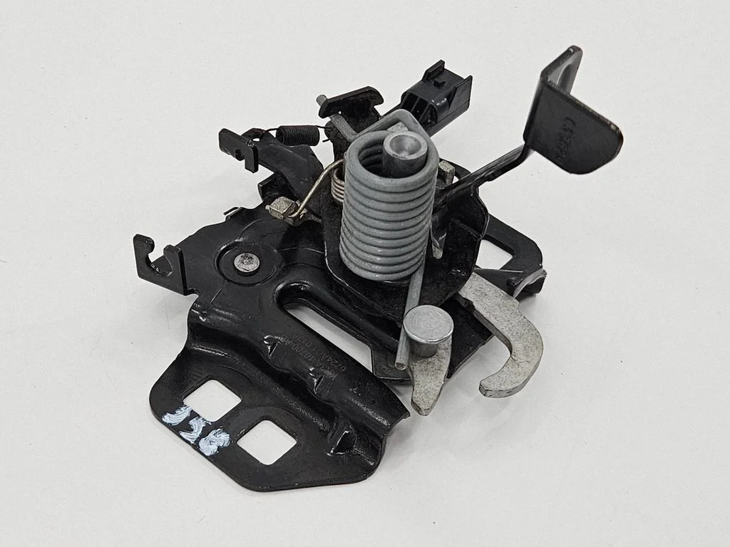 Zamek maski KR3A16700AB