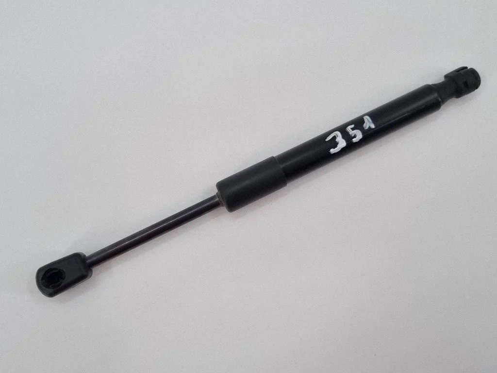 Siłownik maski 68590448AA