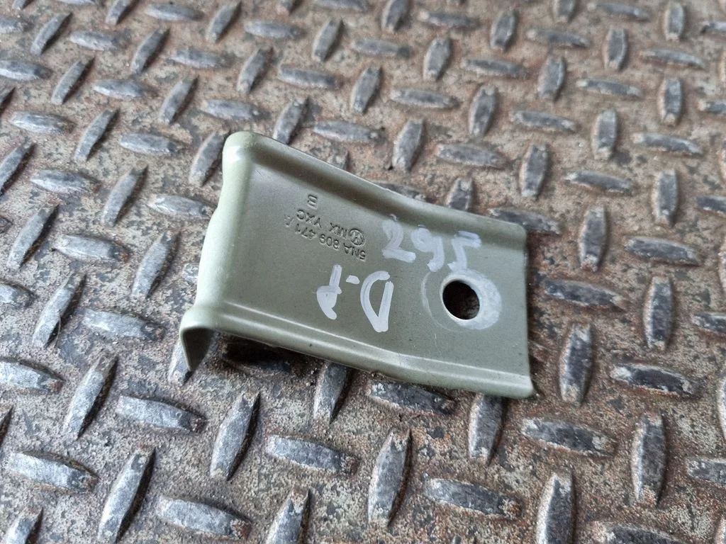 Fender mounting bracket – Volkswagen Tiguan Allspace (2017-)