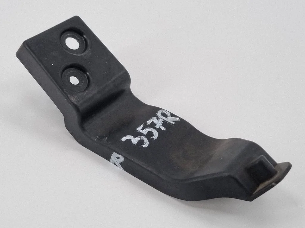 Rear bumper mounting bracket 83A807330