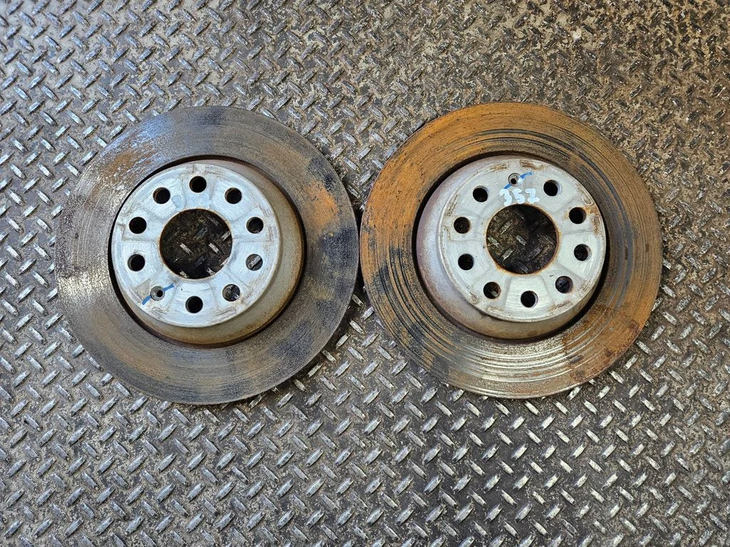Rear brake disc 3Q0615601A