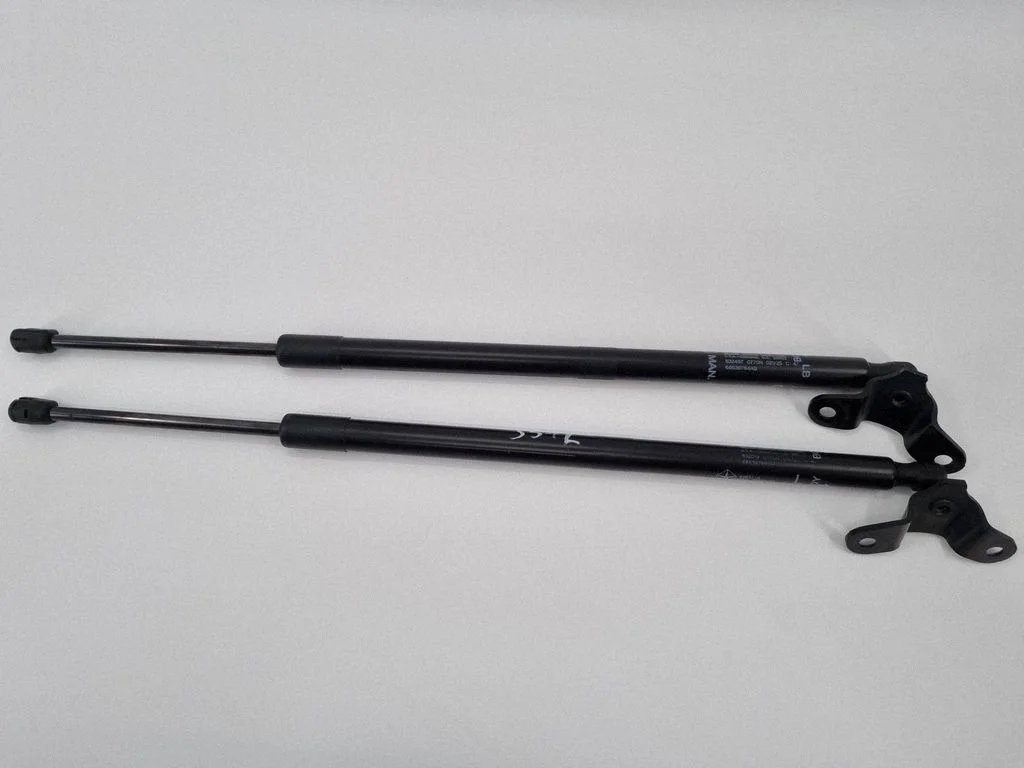 Siłownik (sprężyna gazowa) klapy bagażnika 68636764AB