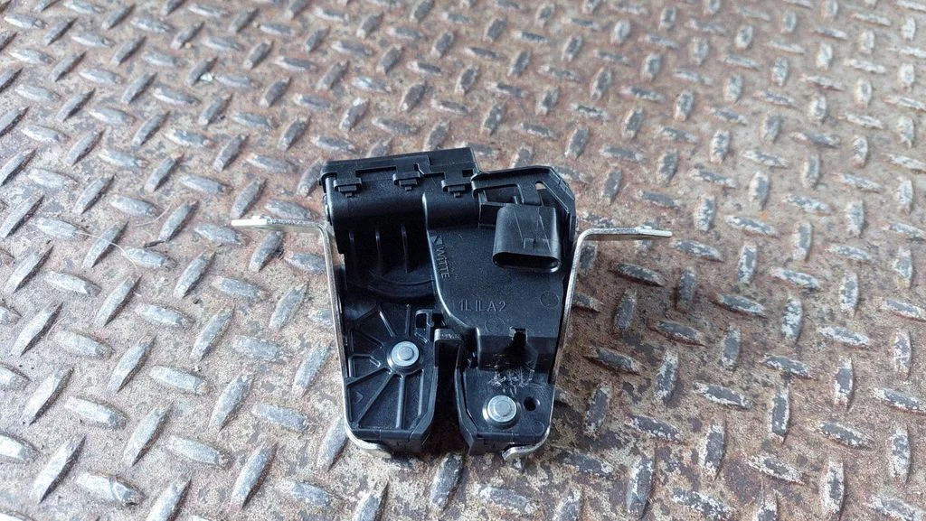 Tailgate/trunk/boot lock/catch/latch A0997400400