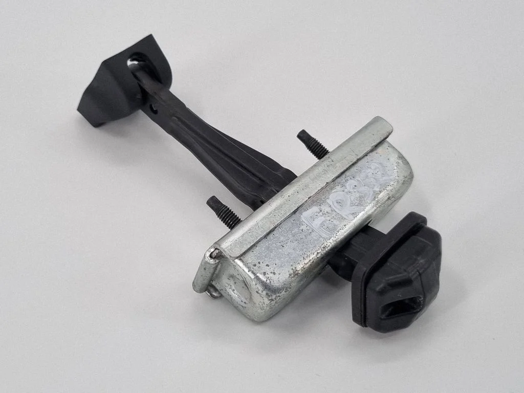 Esiukse avamispiiraja 23331703 – Cadillac Escalade IV (2014-2020)