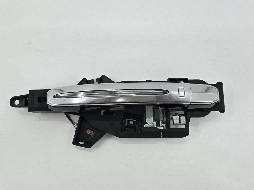 Tagaukse välimine käepide 772041 – Cadillac Escalade IV (2014-2020)