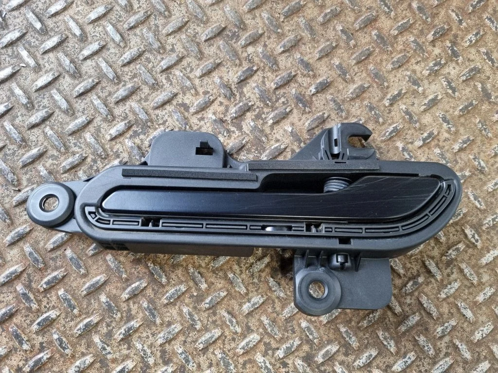 Rear door exterior handle 152811400D
