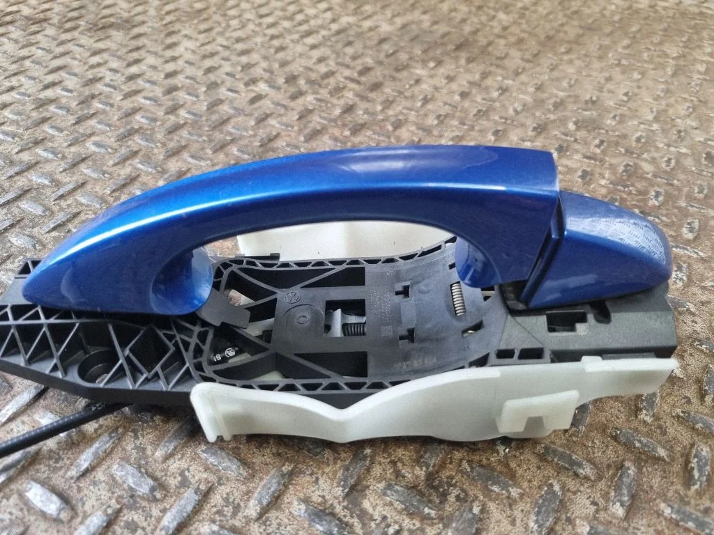 Rear door exterior handle 5E0837349A