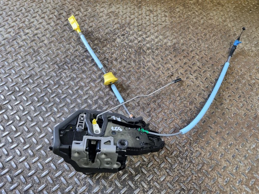 Rear door lock 7445047