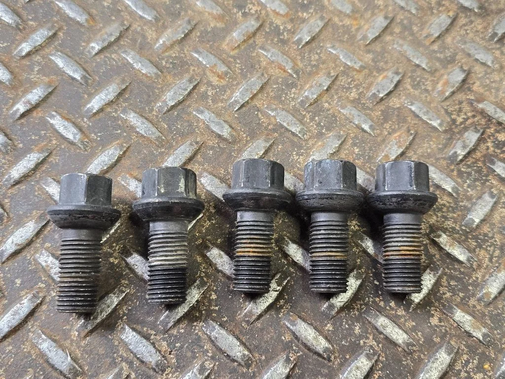 Nuts/bolts
