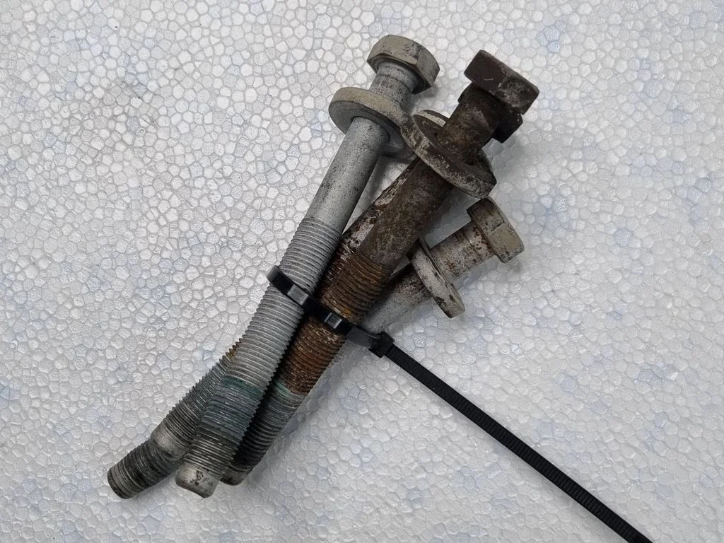 Nuts/bolts