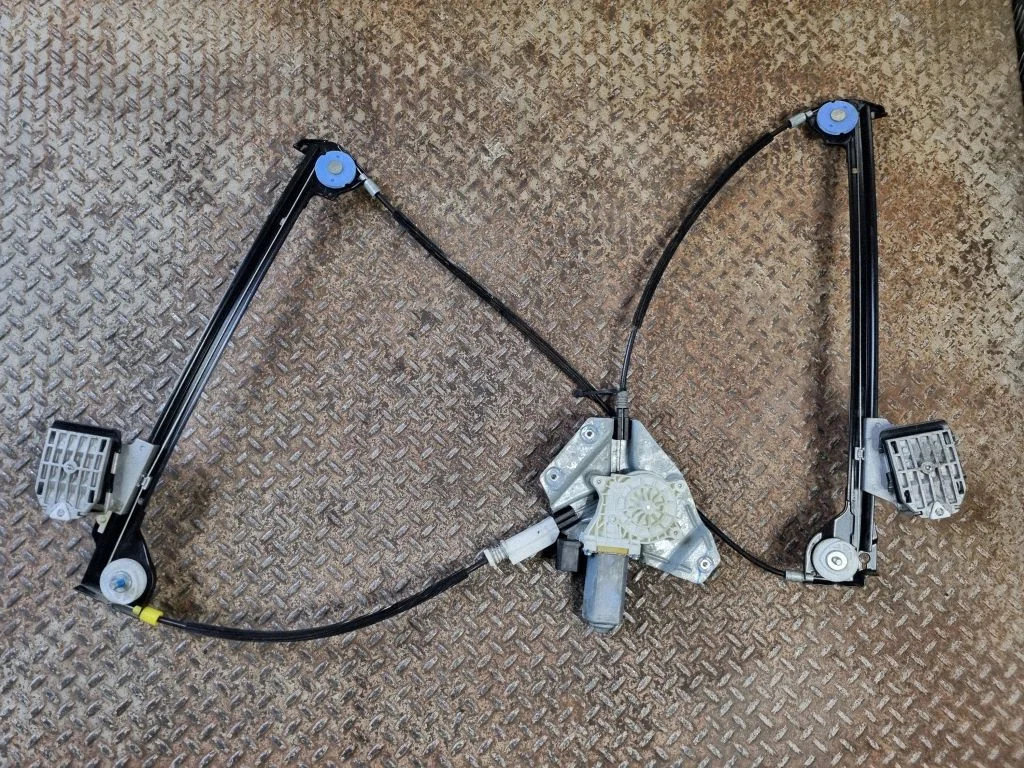 Front door window regulator with motor 969691