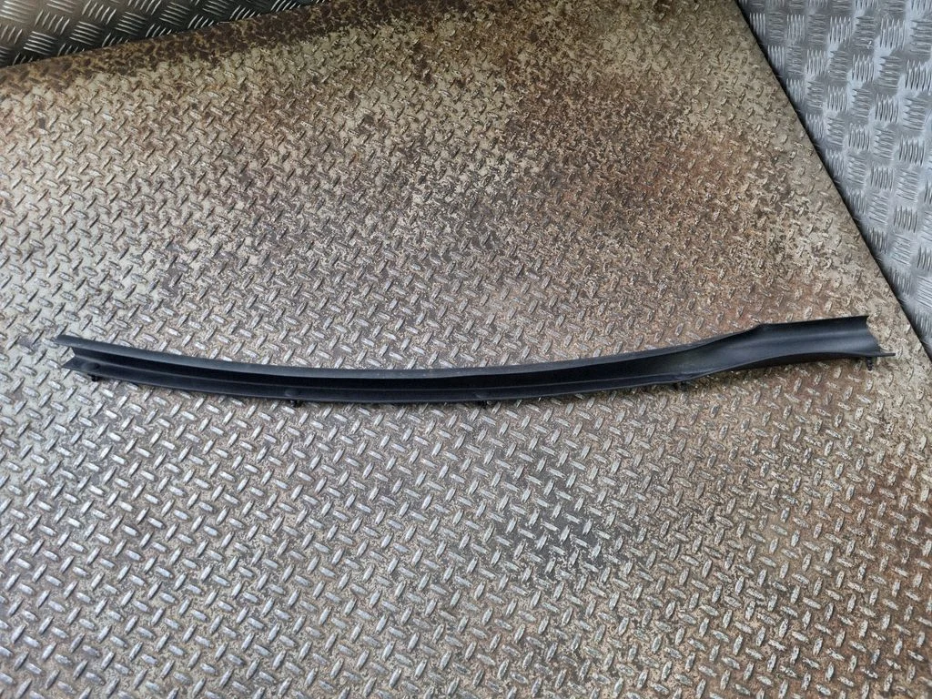 Loading door rubber seal (on body)
