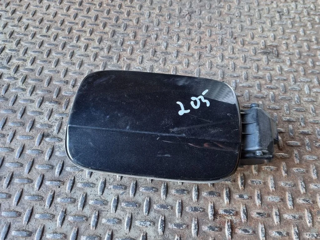 Degvielas tvertnes vāciņš 8K0809999A