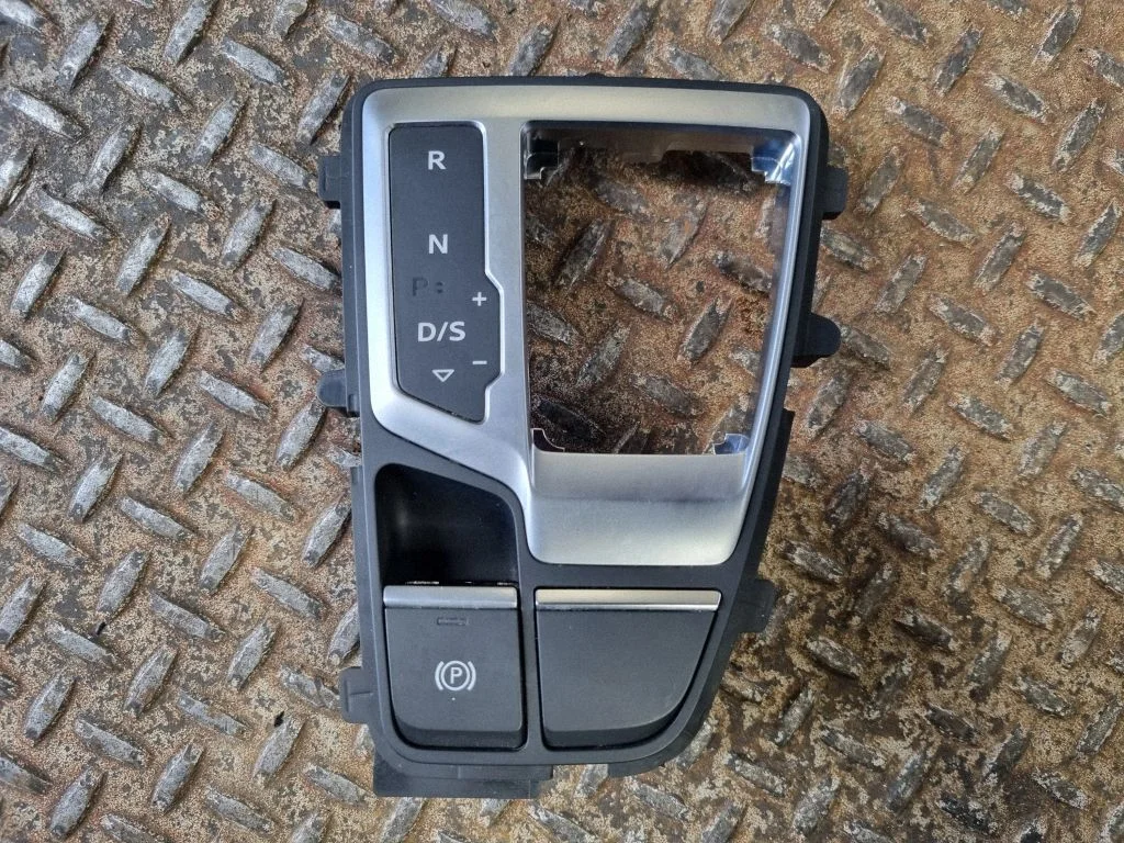 Gear shifter surround trim plastic 80B713111C
