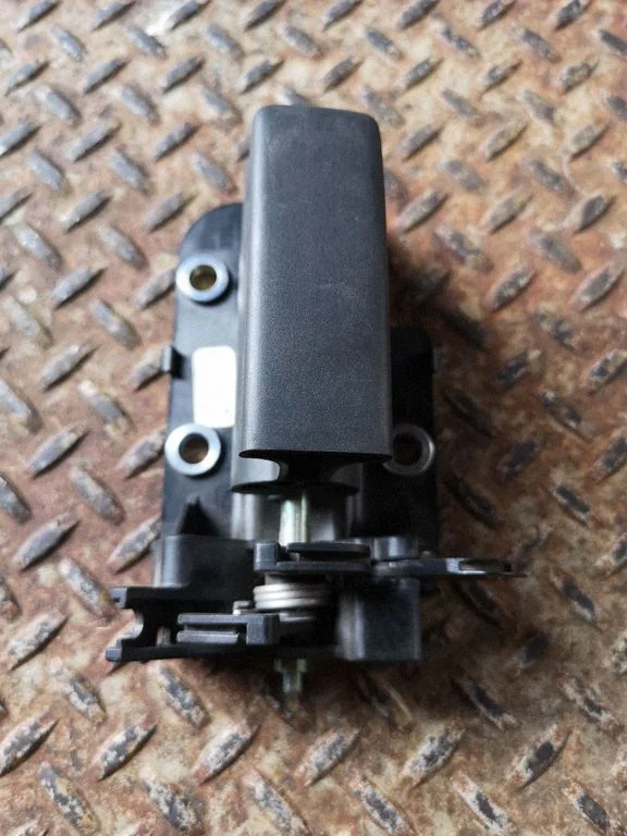 Rear door interior handle trim – Volkswagen Sharan (2011-)