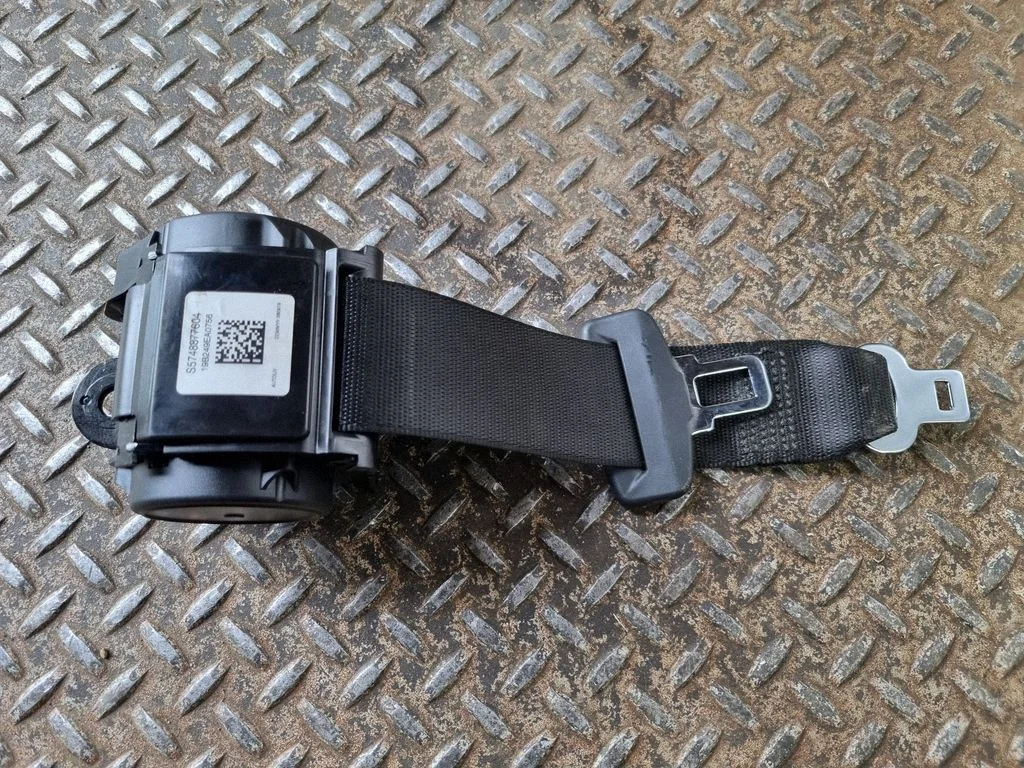 Middle seatbelt (rear) 644634400B