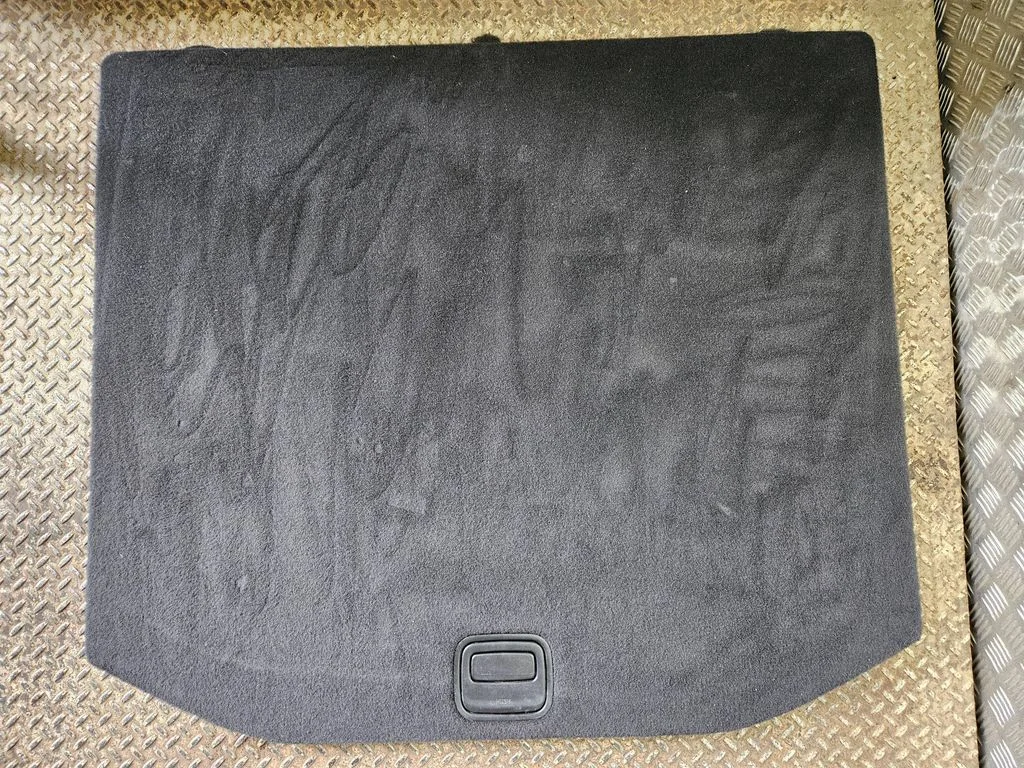 Trunk/boot floor carpet liner