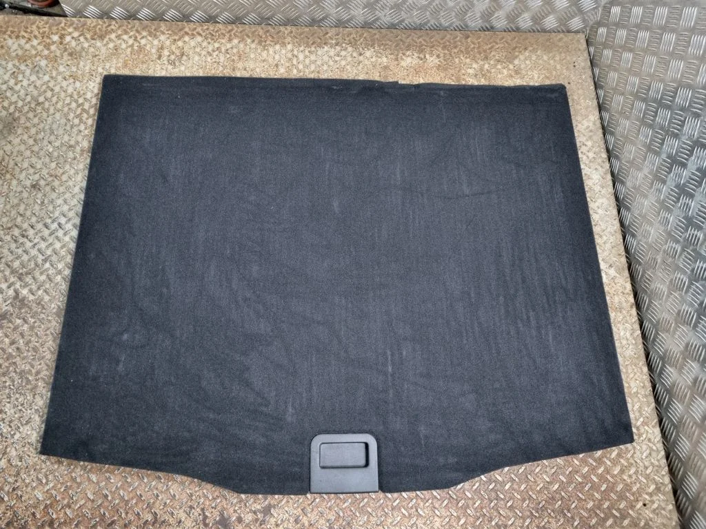 Pagasiruumi põrandavaip LJ6BS42844
