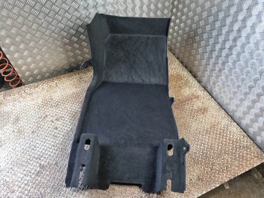 Eesmine salongivaip – Tesla Model Y (2020-)