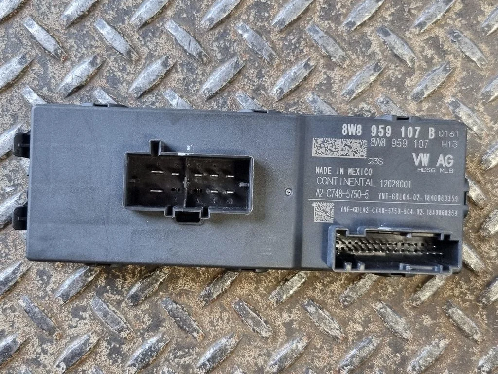 Tailgate/trunk control unit/module 8W8959107B