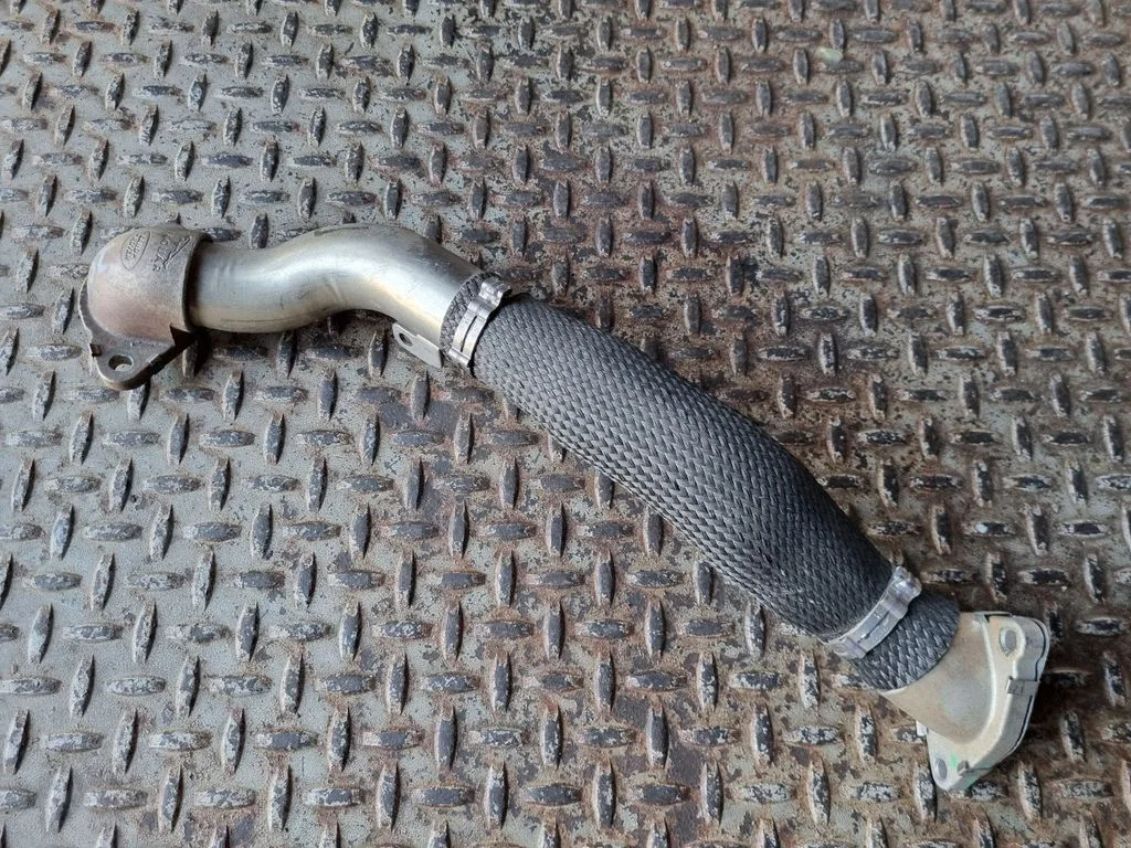 EGR valve line/pipe/hose GX739F468AA