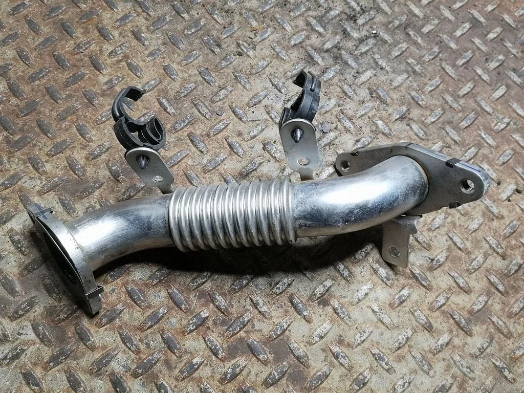 EGR valve line/pipe/hose – Land Rover Range Rover Evoque L538 (2011-2018)